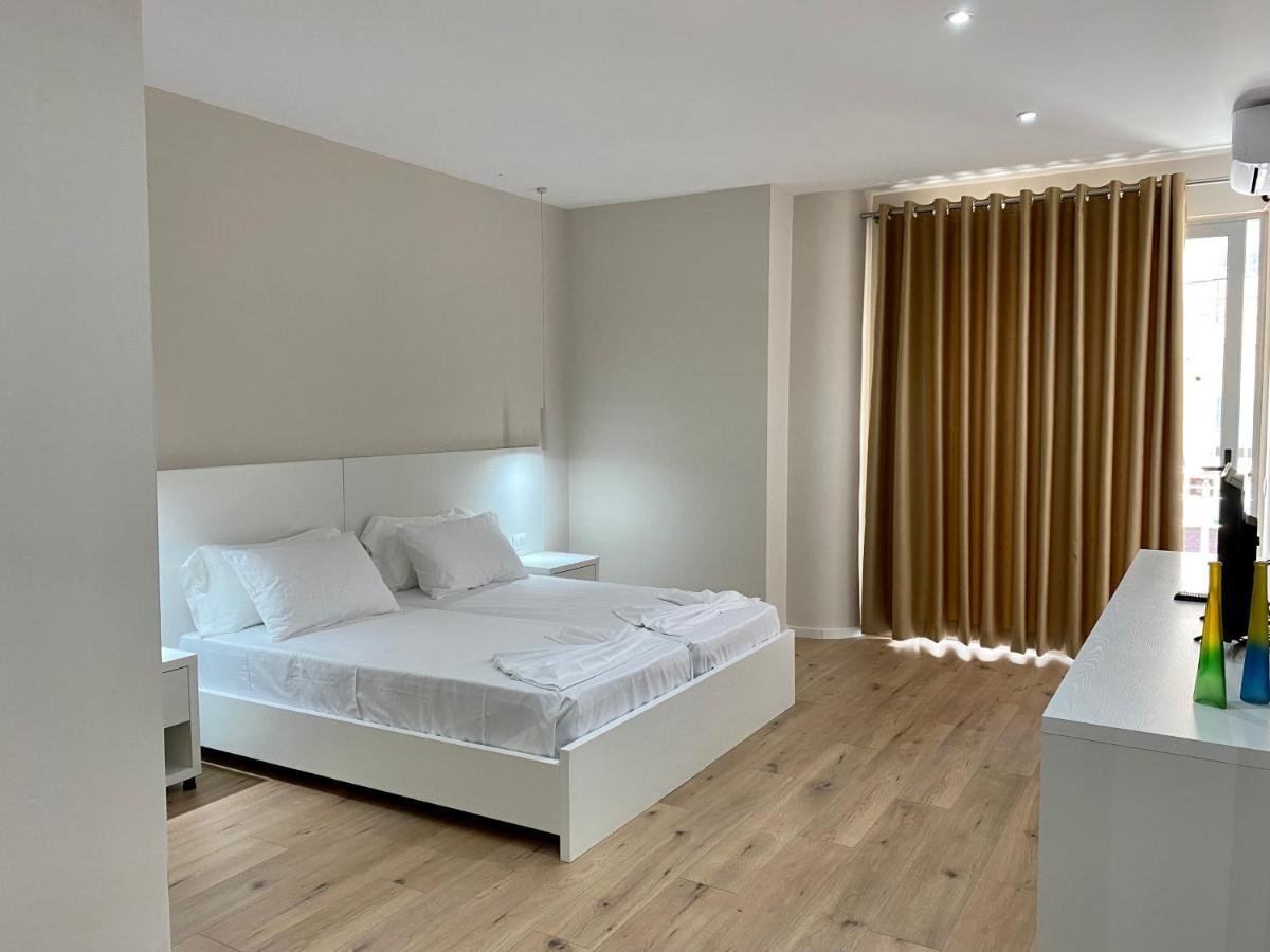 Violet'S Boutique Apartments Sarandë Buitenkant foto