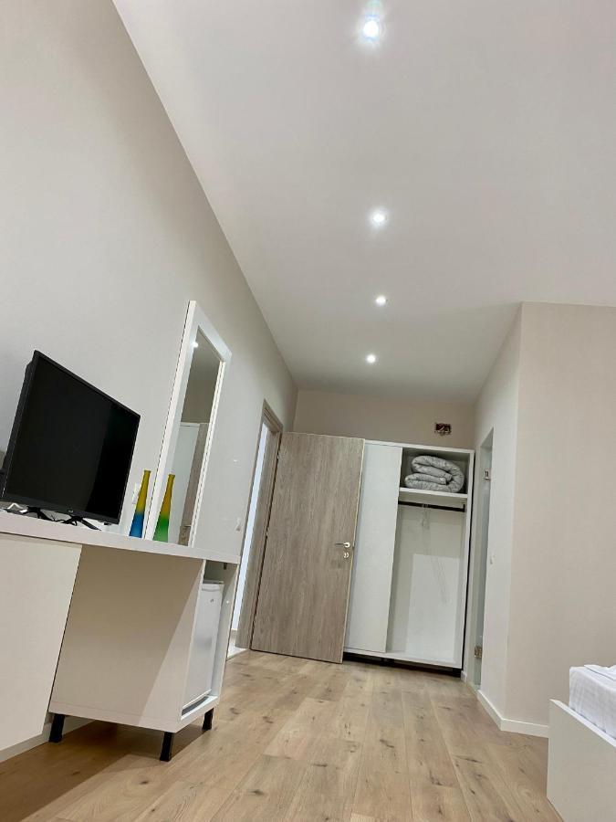 Violet'S Boutique Apartments Sarandë Buitenkant foto