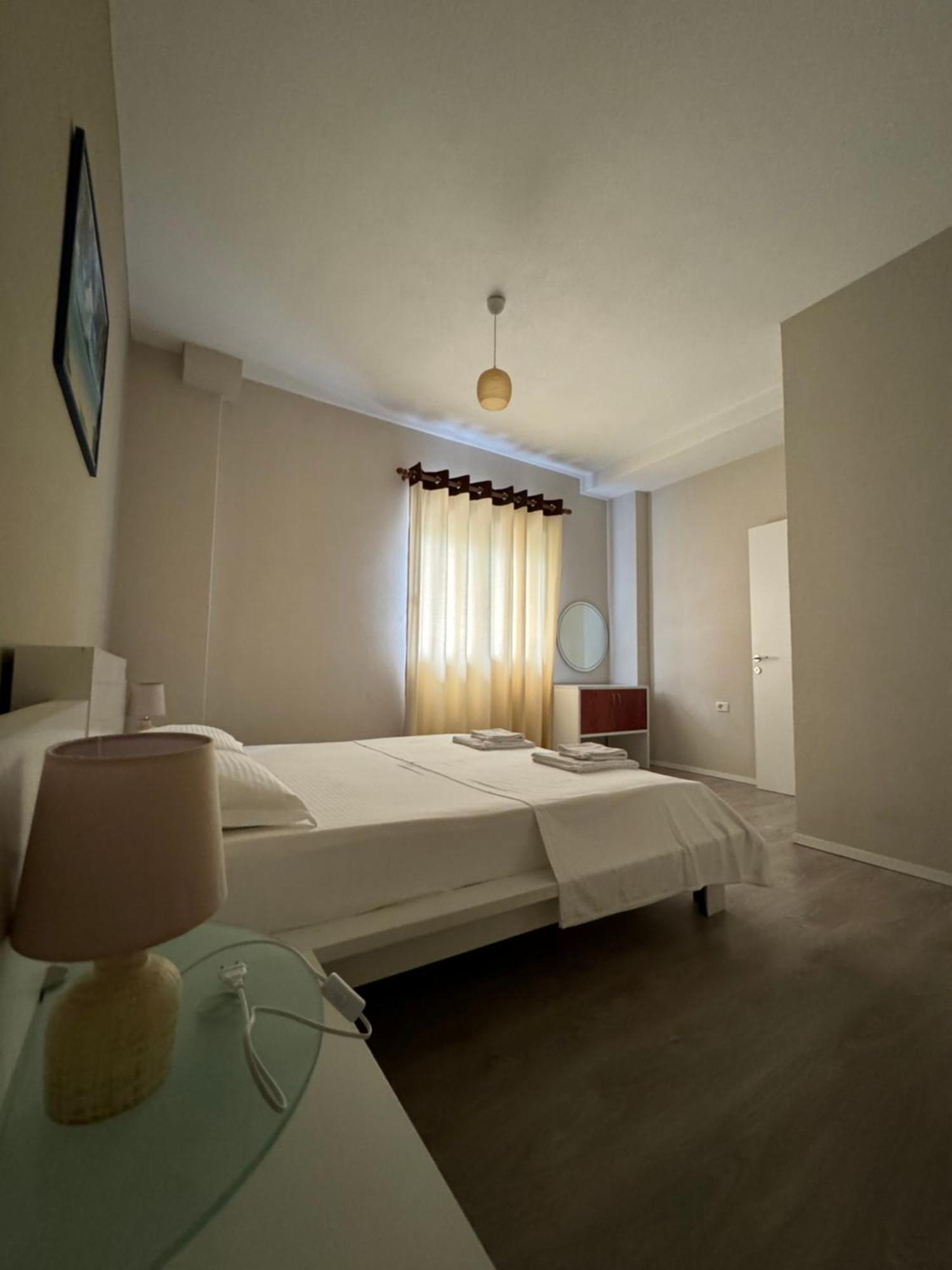 Violet'S Boutique Apartments Sarandë Buitenkant foto
