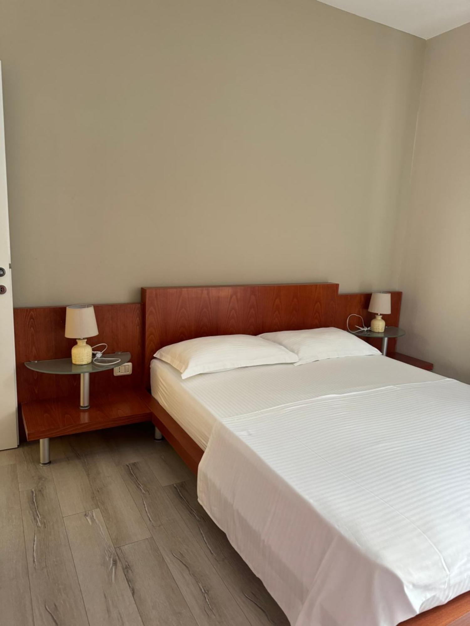 Violet'S Boutique Apartments Sarandë Buitenkant foto