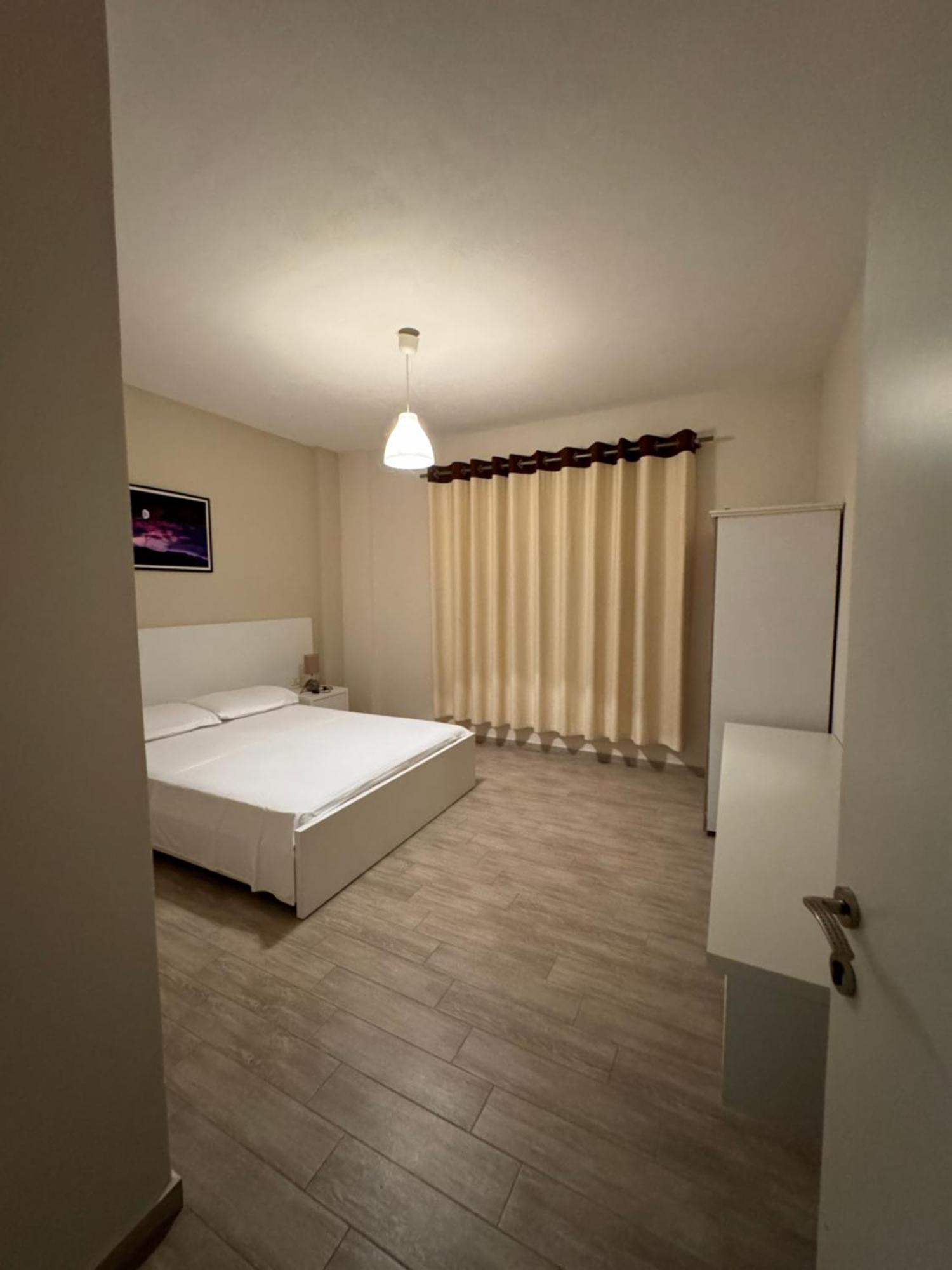Violet'S Boutique Apartments Sarandë Buitenkant foto