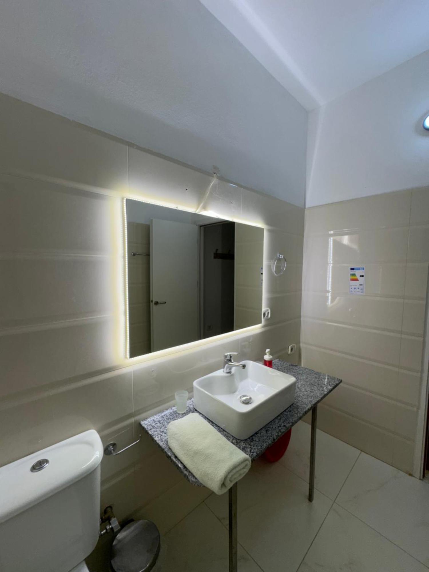 Violet'S Boutique Apartments Sarandë Buitenkant foto