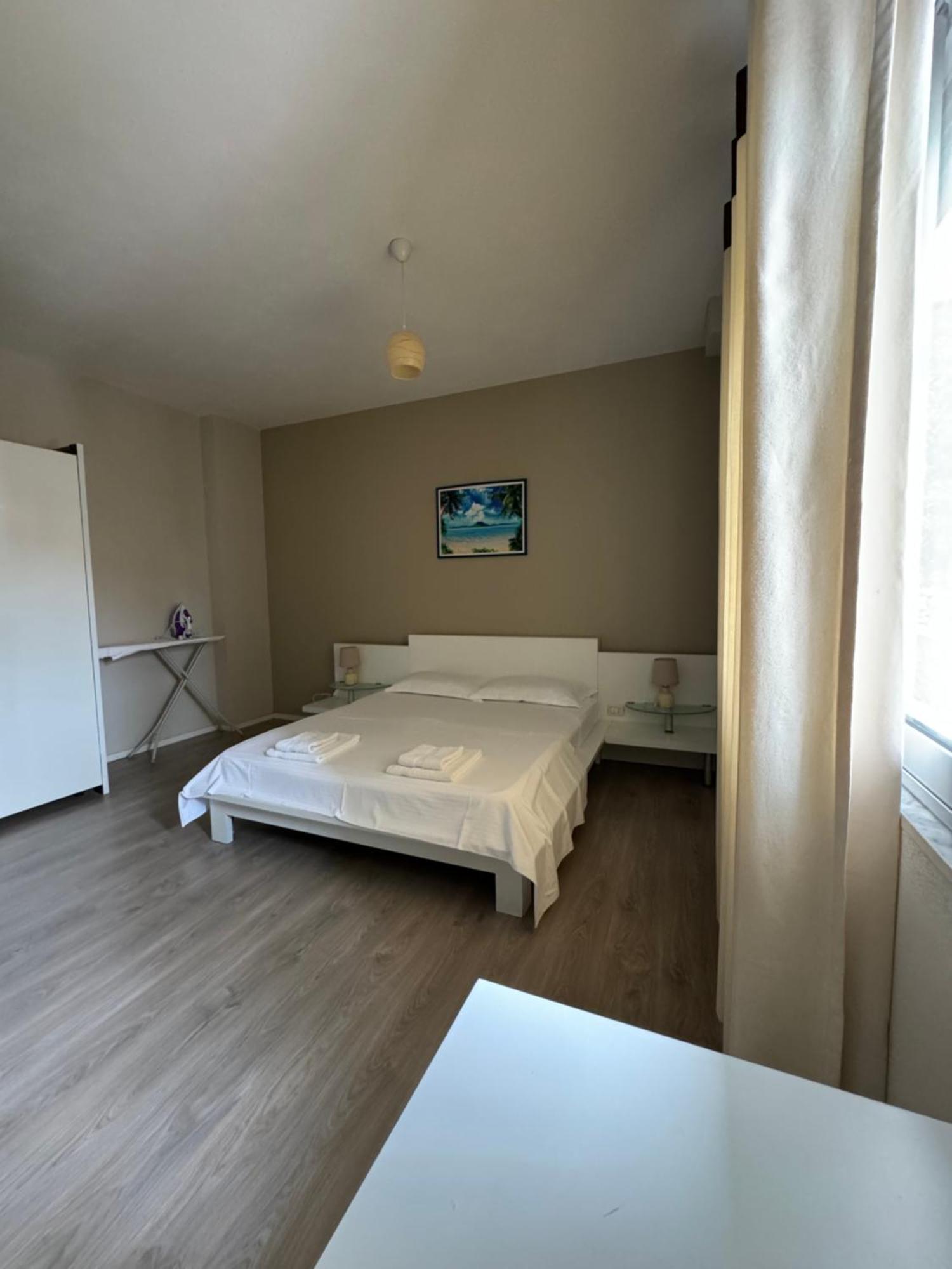 Violet'S Boutique Apartments Sarandë Buitenkant foto